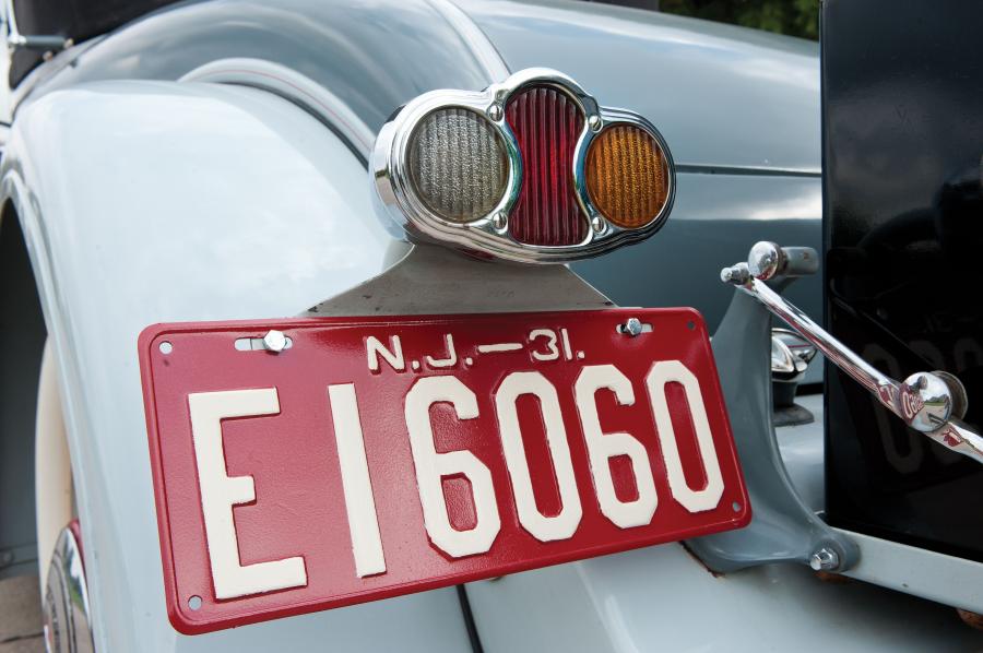  Packard Model 840 Deluxe Eight Convertible Coupe 1931 года  (фото 25 из 33)